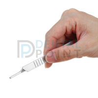 hand holding scalpel handle
